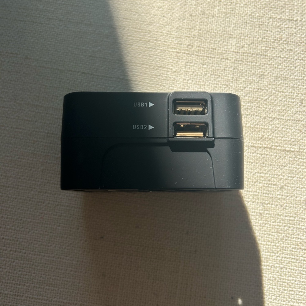 Black Travel Universal Adapter - Picture 3 of 11
